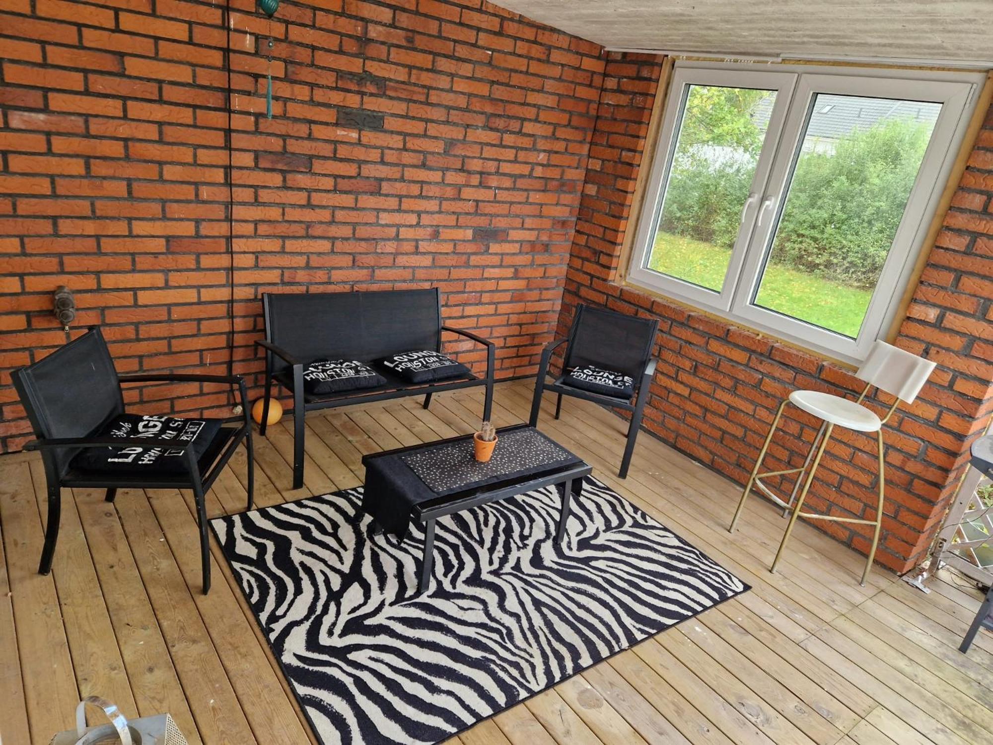 Villa Med Egen Parkering. Moejlighet Att Boka Fran 1 Och Upp Till 5 Personer. Örebro Extérieur photo