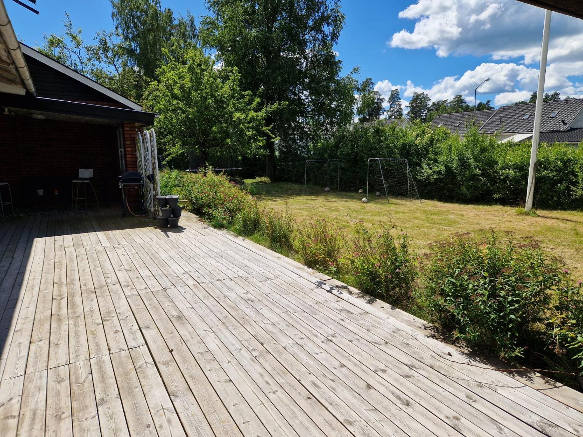 Villa Med Egen Parkering. Moejlighet Att Boka Fran 1 Och Upp Till 5 Personer. Örebro Extérieur photo