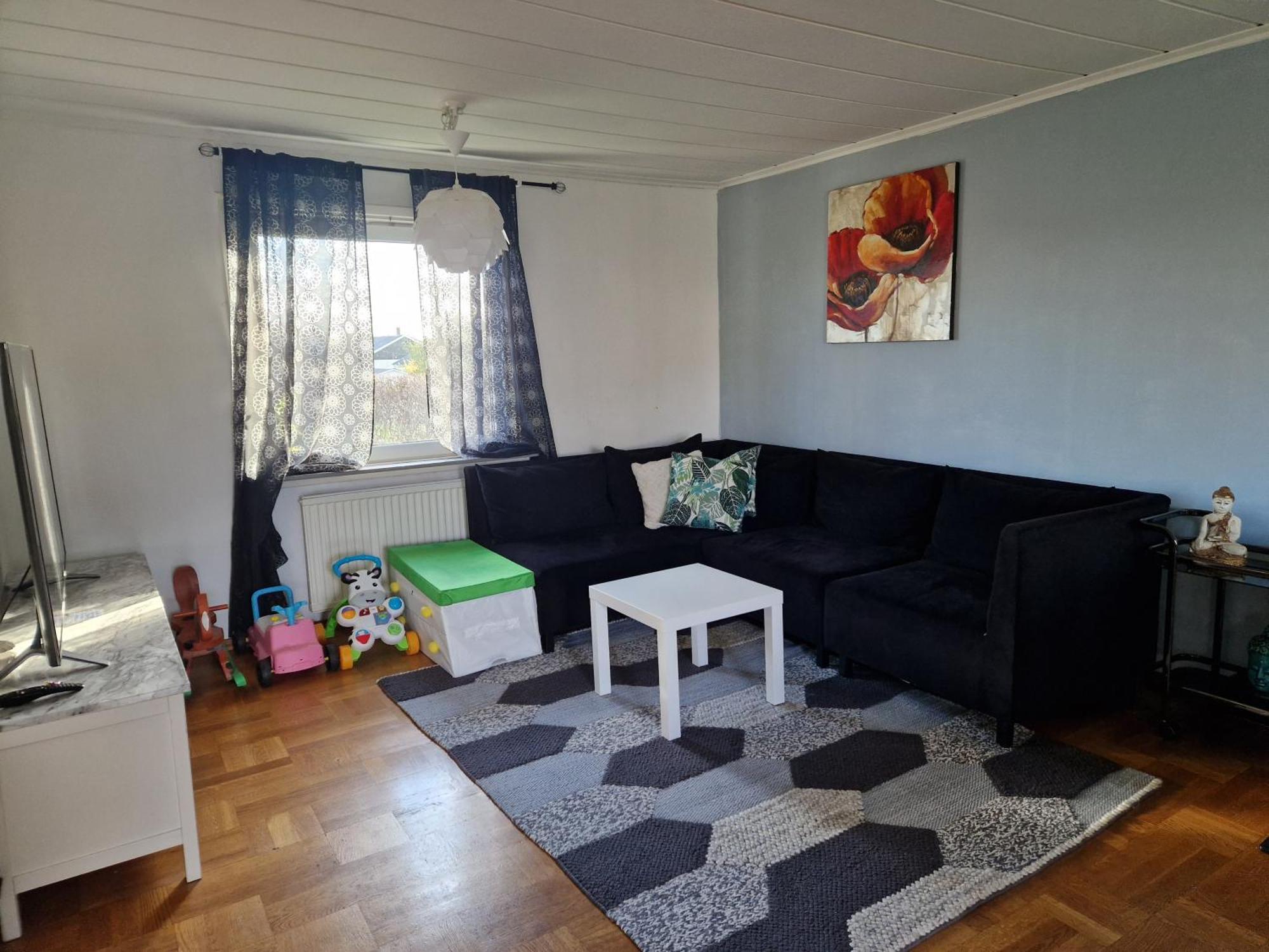 Villa Med Egen Parkering. Moejlighet Att Boka Fran 1 Och Upp Till 5 Personer. Örebro Extérieur photo
